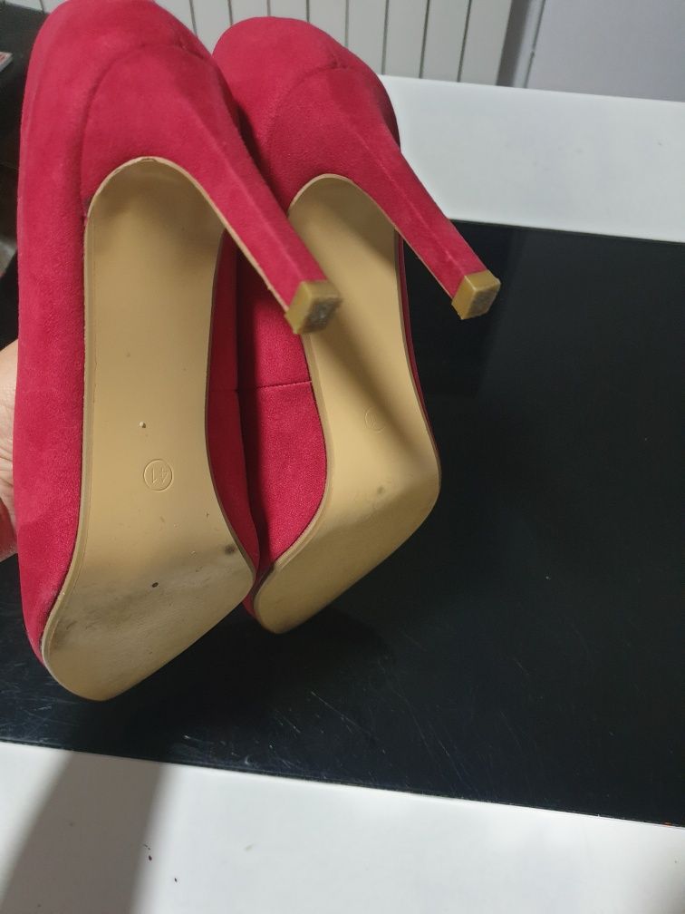 Pantofi stiletto roșii, marime 41
