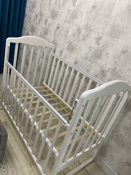 Продам кроватку детскую 60/120