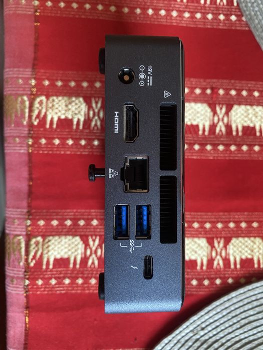 Mini desktop PC Intel NUC7i5BNK – i5, 8GB RAM, SSD, 4K aproape nou