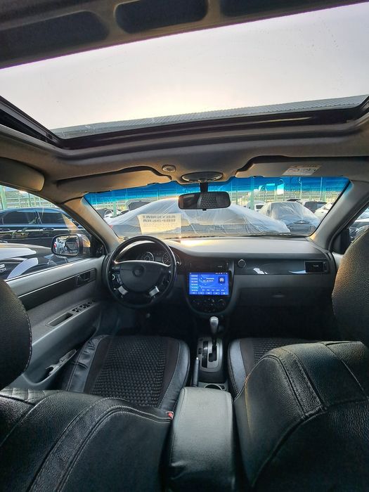 Продаю срочна автомобил ЖЕНТРА