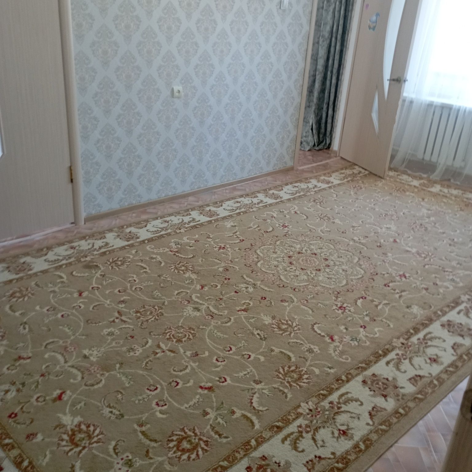 Продам ковер цвета
