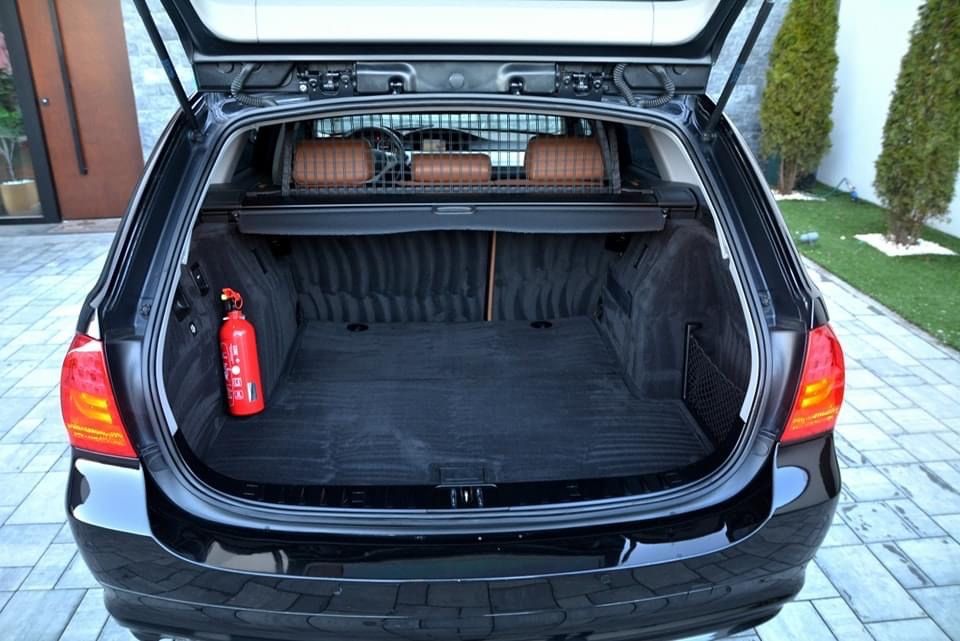 BMW E91 318d 2012