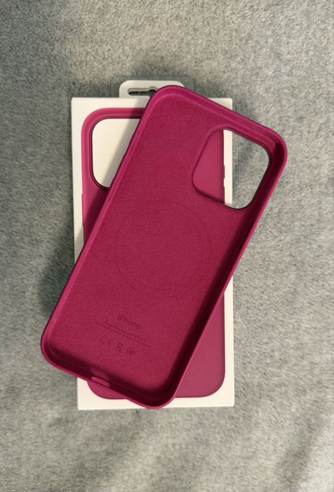 Vând telefon iPhone 16 Pro Max, 256 GB, desert titanium + Husa Apple