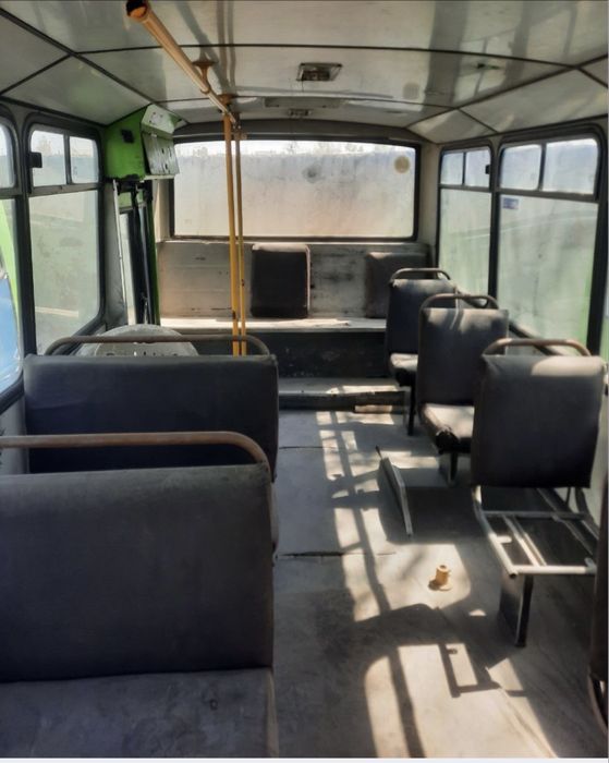 Isuzu avtobus 2016 yil ,2014 yil 2913 yil  11500$ narxi kilishamiz