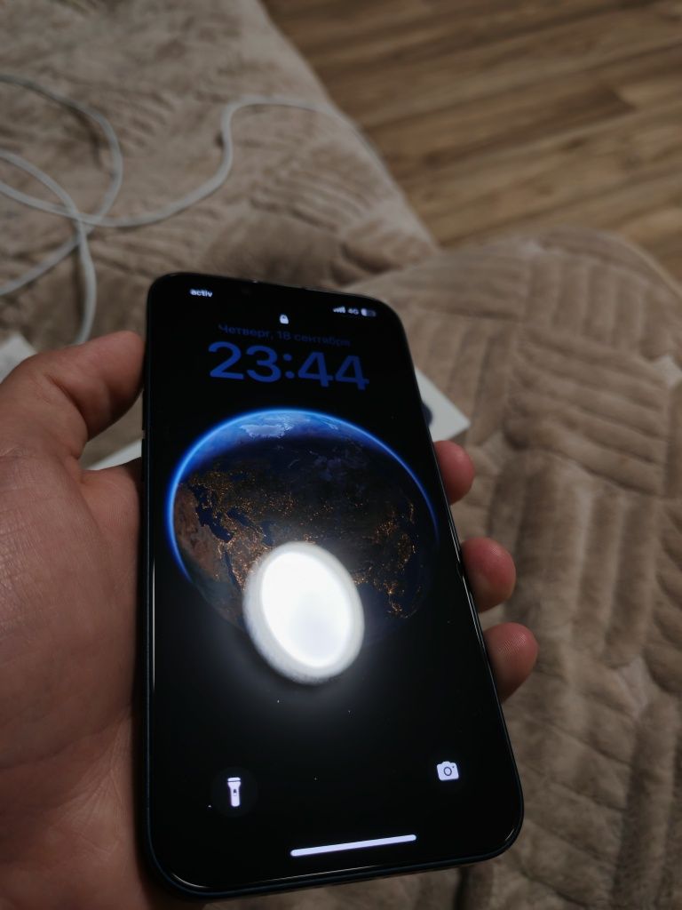 iPhone 13 Black.