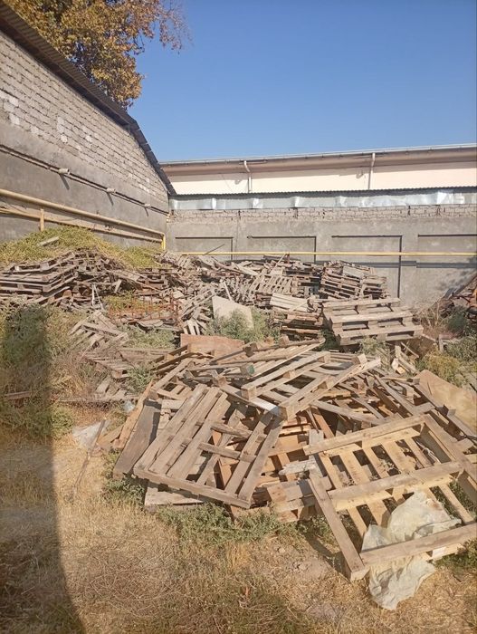 Ўтин сотилади паддон ва опалувкадан чиқган