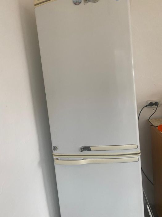 Холодильник  состаянение отлично