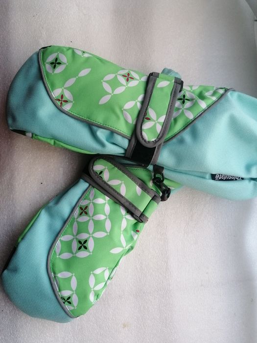 Продавам детски ръкавици с един пръст Thinsulate. Ръкавиците са за 5-7