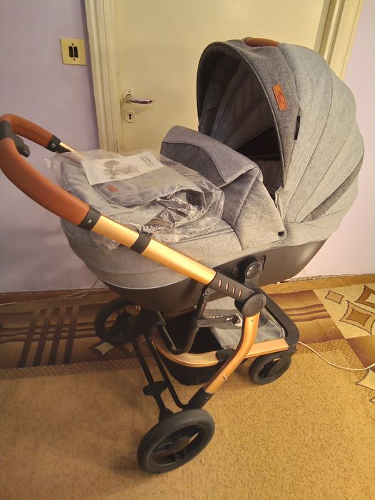 Детская коляска в отличном состоянии