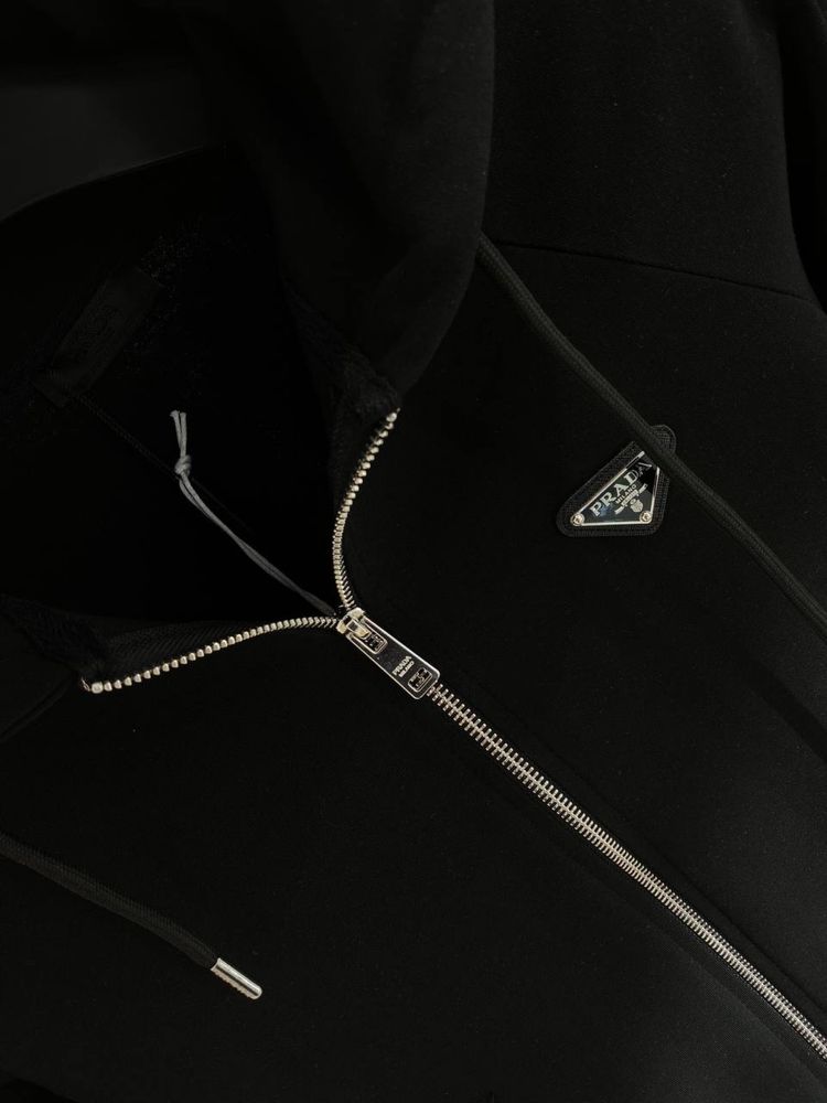 Prada, OFF-White сетове