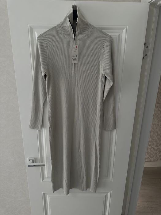 Новое трикотажное платье Uniqlo