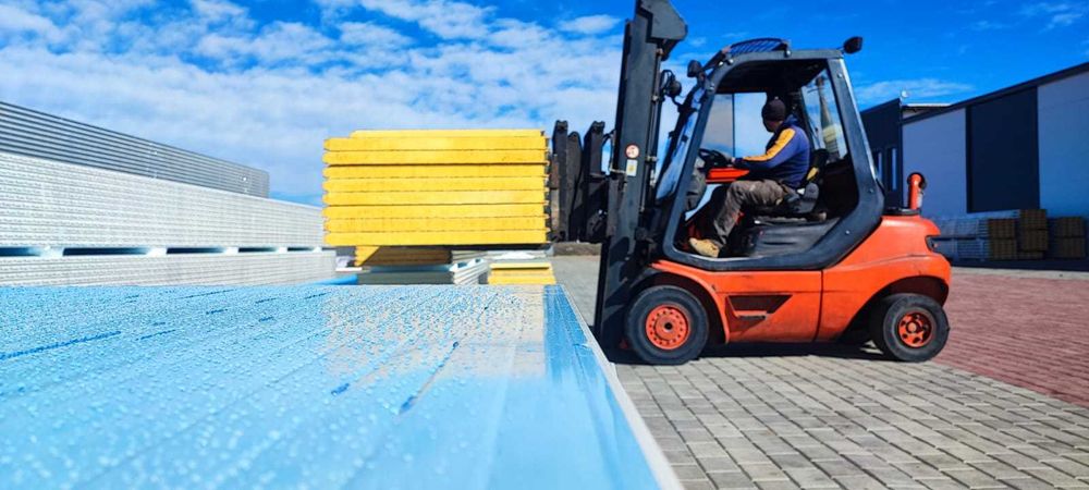 Panouri sandwich termoizolante / tabla cutata / accesorii / containere