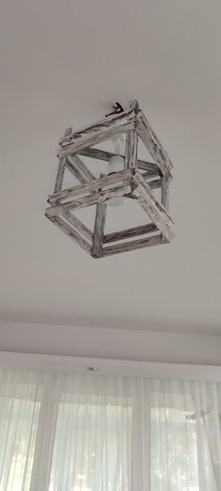 Lustre(suspensii)rustice lucrate manual cu lemn imbinat sau antichizat