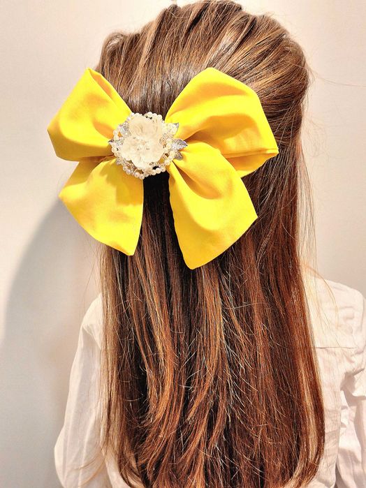 Панделка шнола и скрънчи