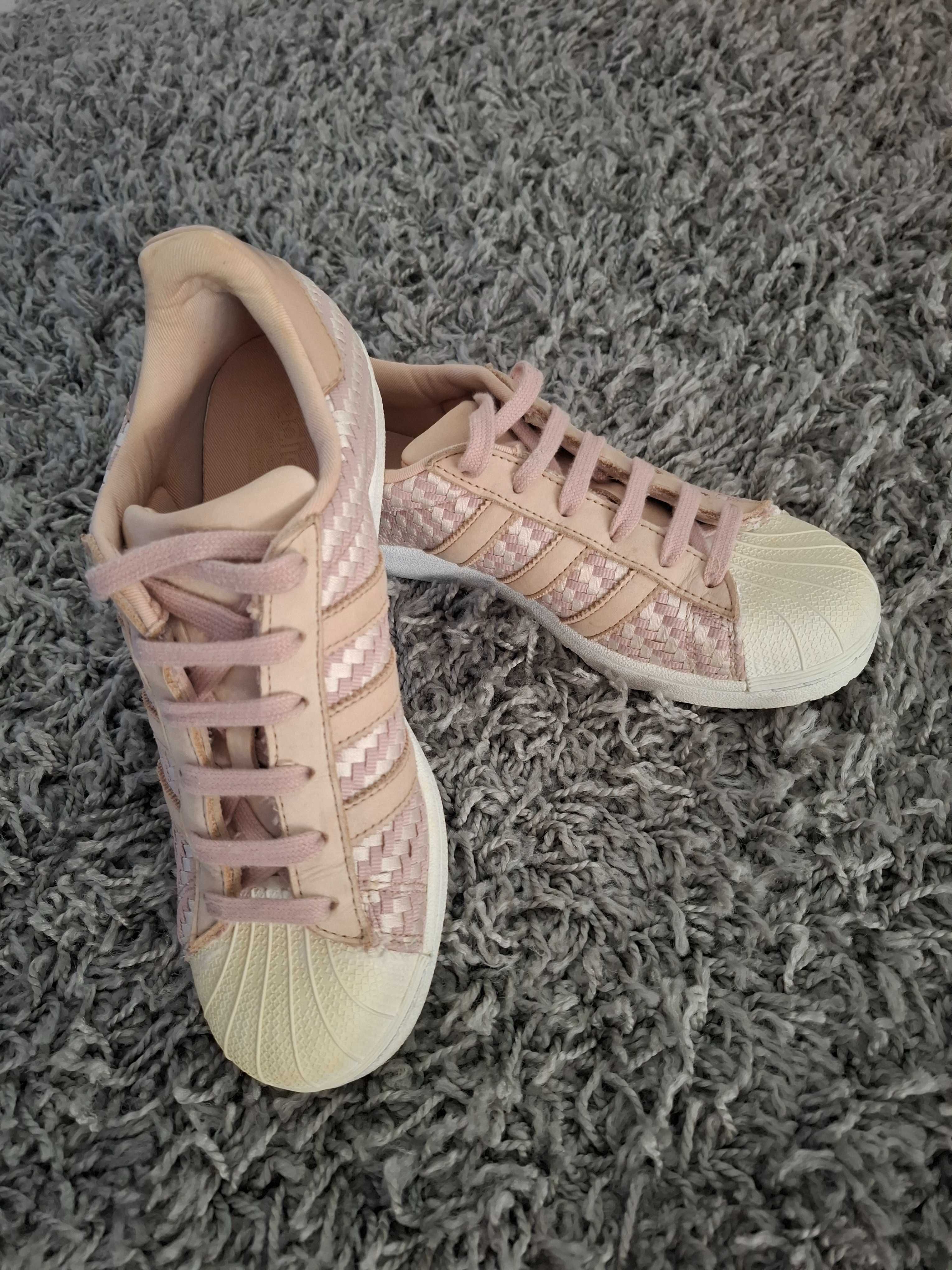 ADIDAS Superstar