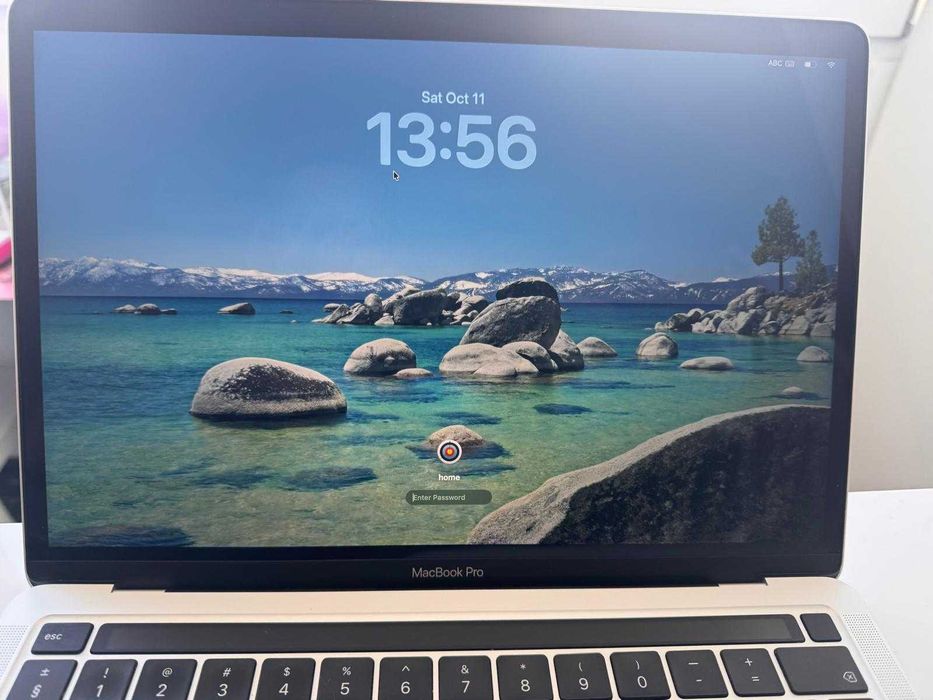 Laptop Apple MacBook Pro 13-inch 2023 impecabil