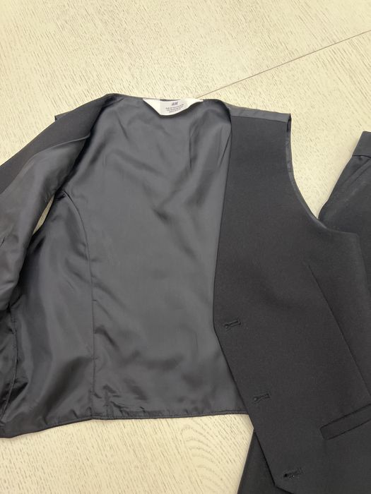 Двойка брюки и жилетка на мальчика