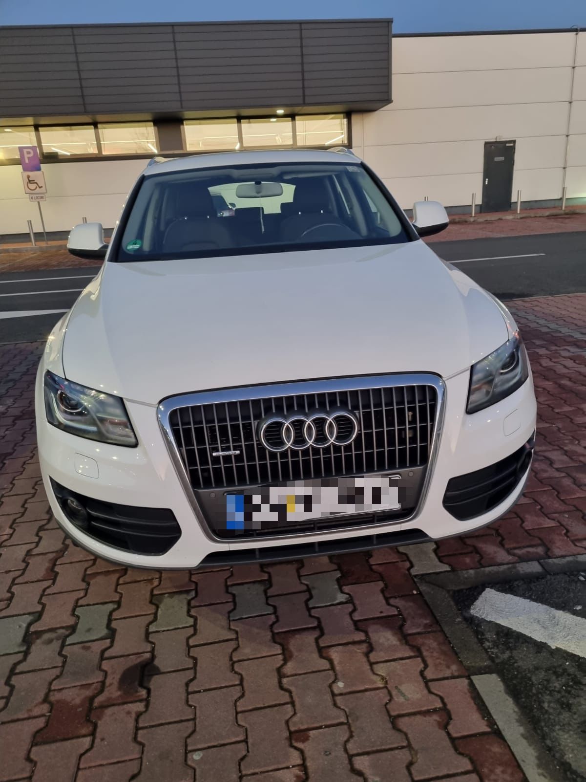 vând audi Q5 an 2012