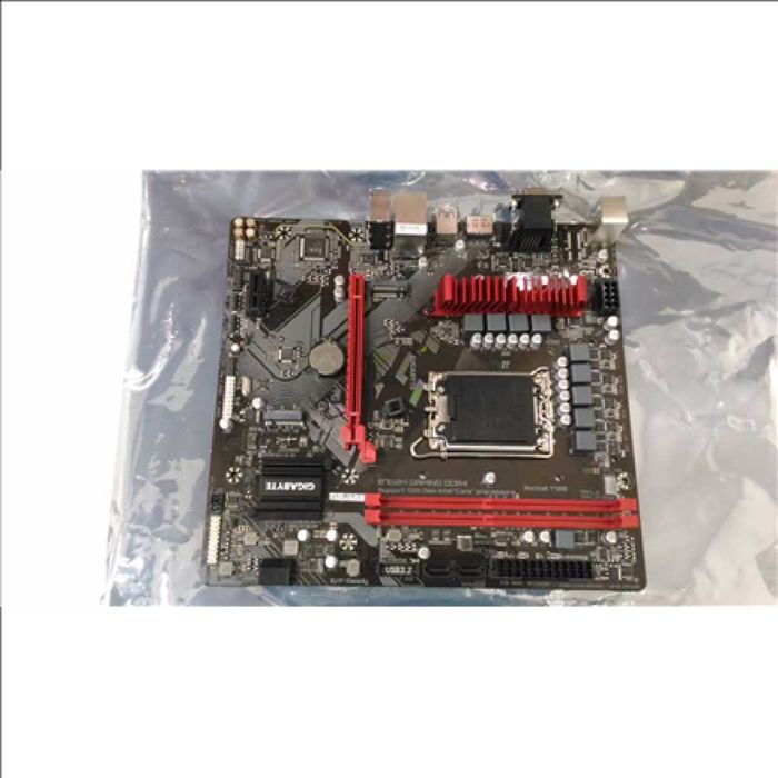 Kit placa de baza Gigabyte B760m Gaming DDR4 + 1 X 32GB ADATA 3600 MHZ