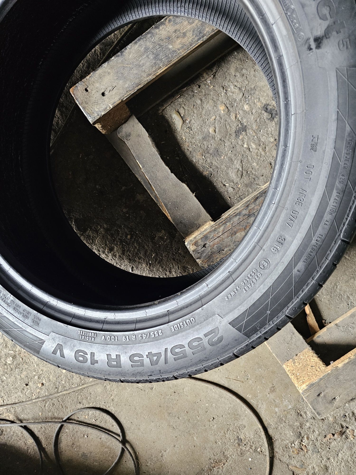 2 anvelope vara 255 45 19 Continental