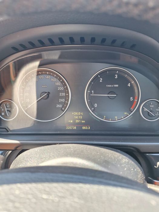 Vand Bmw F 10 km putini si reali