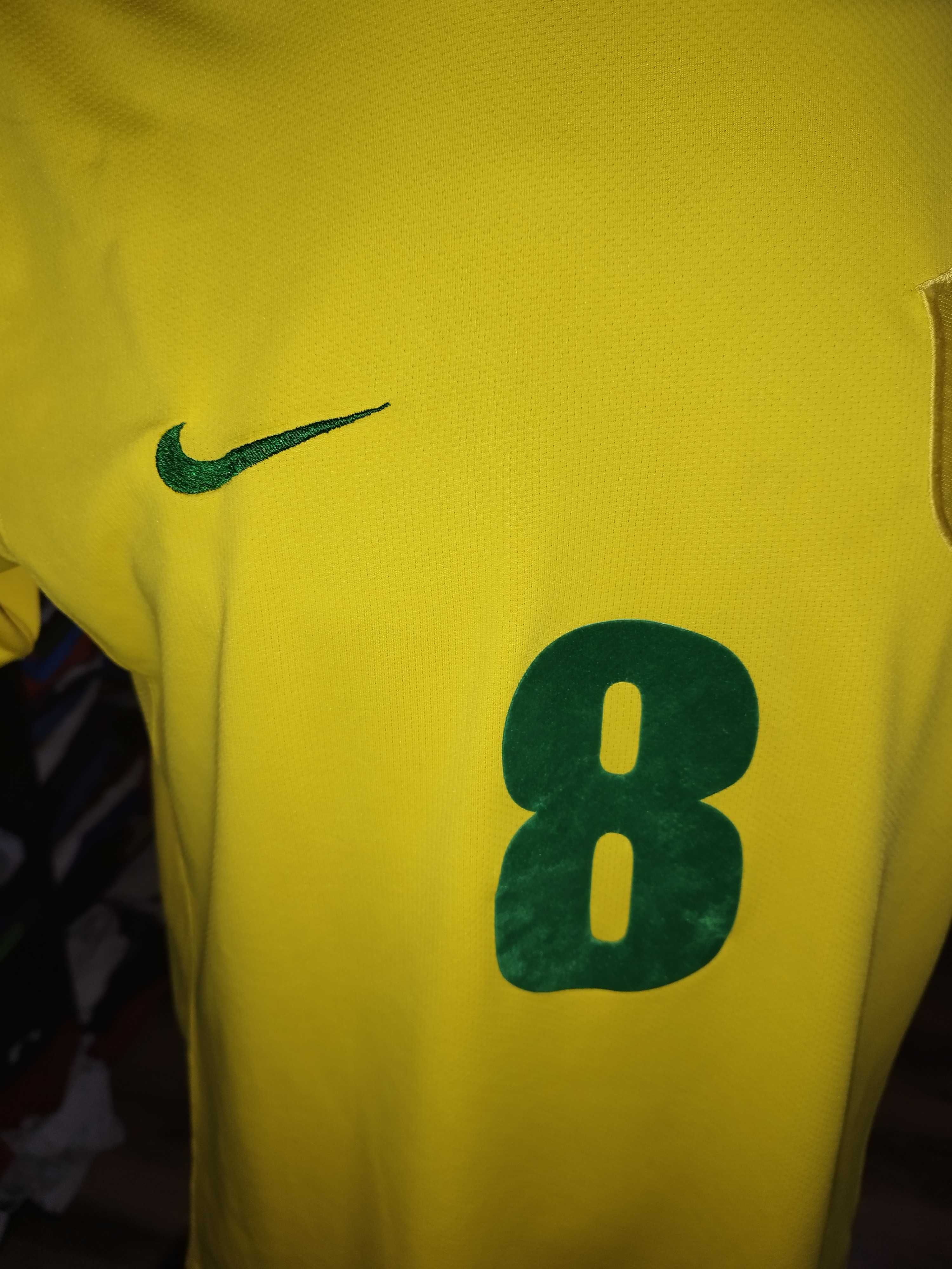 tricou brazilia brazil kaka #8 nike marimea M  de colectie