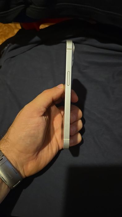 Продавам айфон 14 много запазен