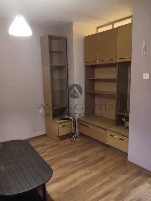 оф.23560 Двустаен три отделни стаи/ Кючук Париж