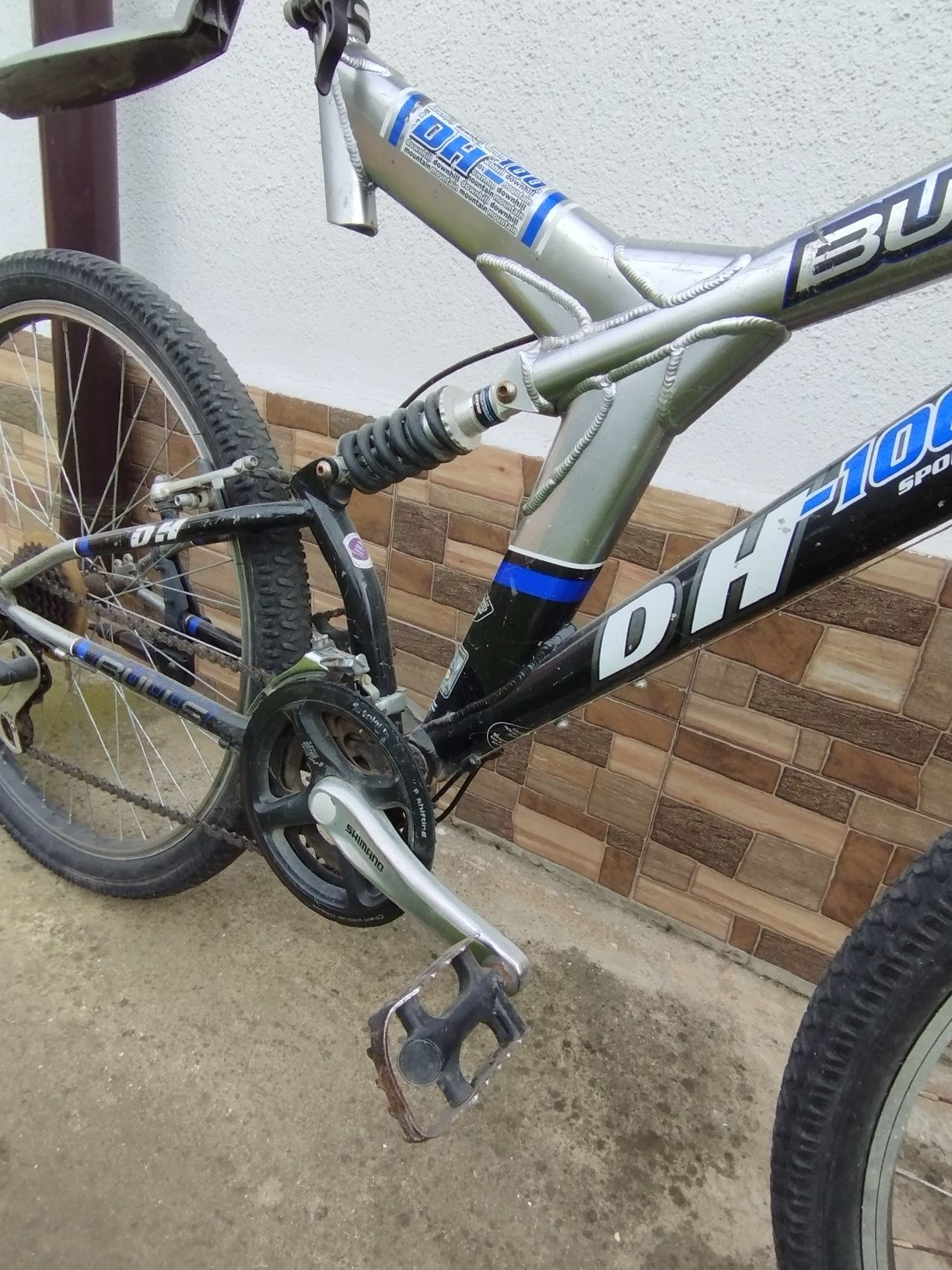 Vând bicicletă  state foarte bună