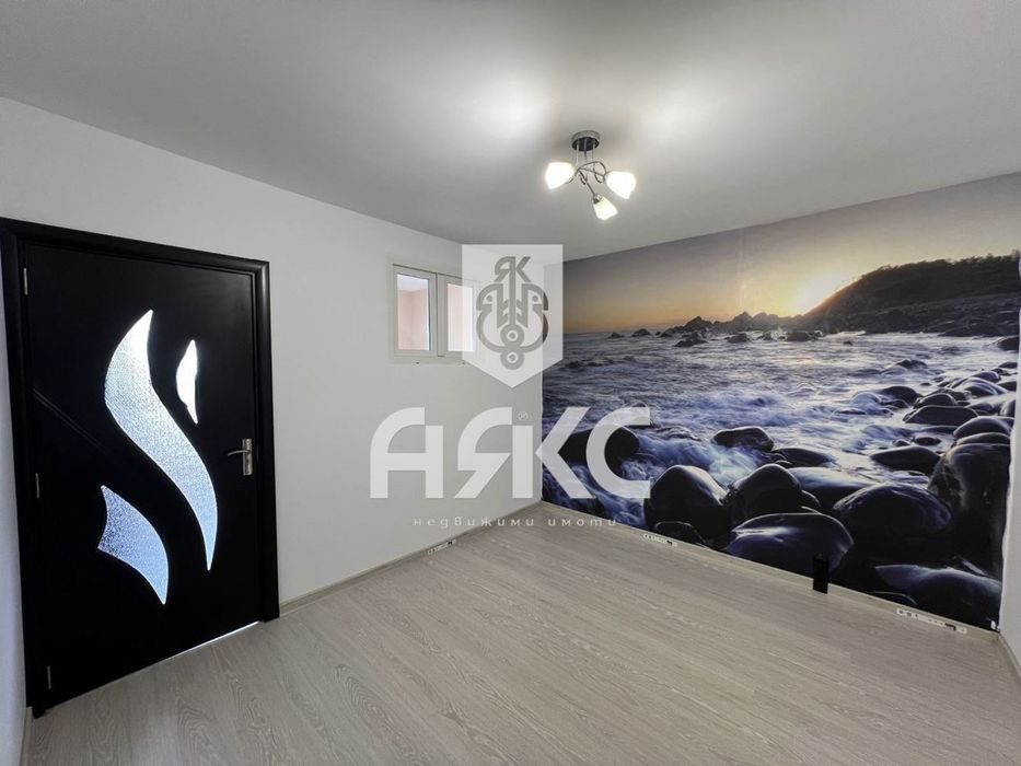 Двустаен апартамент в кв. Връбница