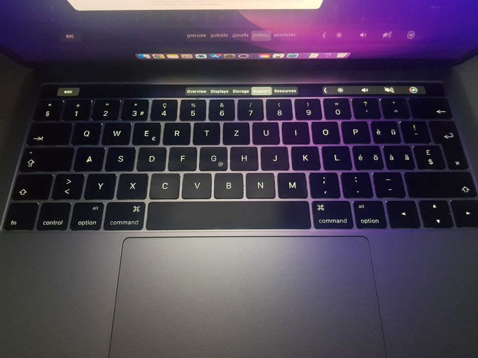 APPLE MacBook PRO 13" cu touchbar, 1TB, i5 2.9GHz, 8GB RAM