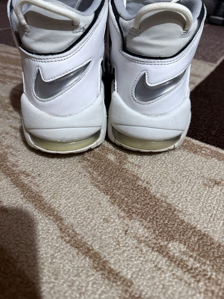 Nike air more uptempo