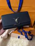 Portofel 100% original Louis Vuitton Capucines nou