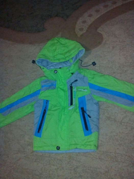 Продам курточку.На мальчика!