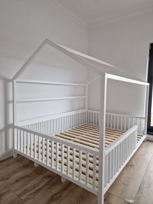 Pat casuta Montessori, pat copii, lemn masiv, loc de joaca