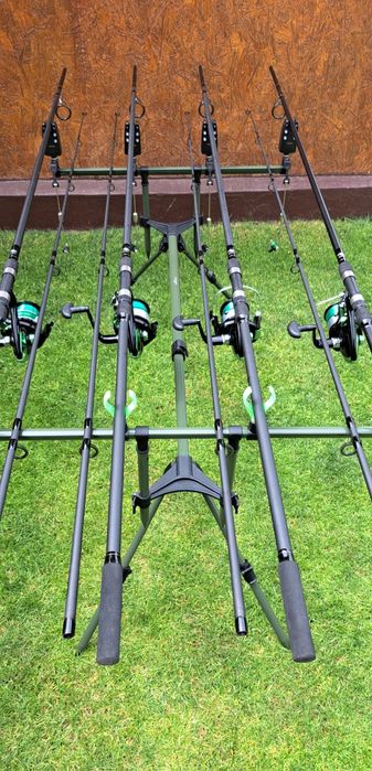 Set Pescuit,4 Lansete Crap 3,90m+4 Mulinete 8000+Rod Pod Echipat
