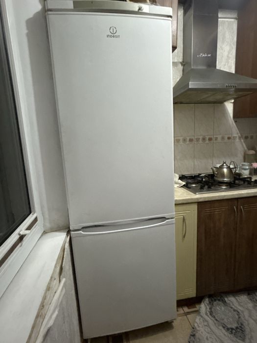 Холодильник Indesit
