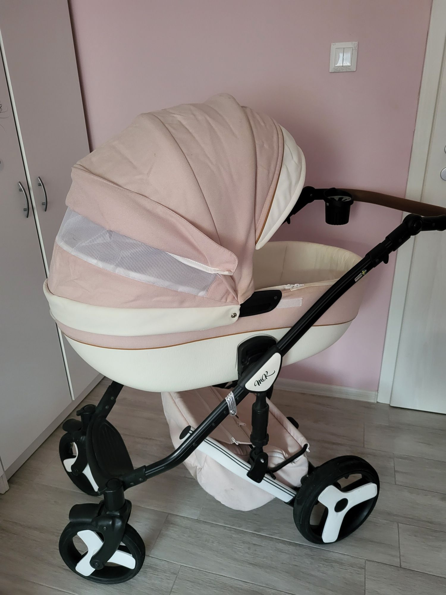Комбинирата бебешка количка 2 в 1 Milukids Starlet