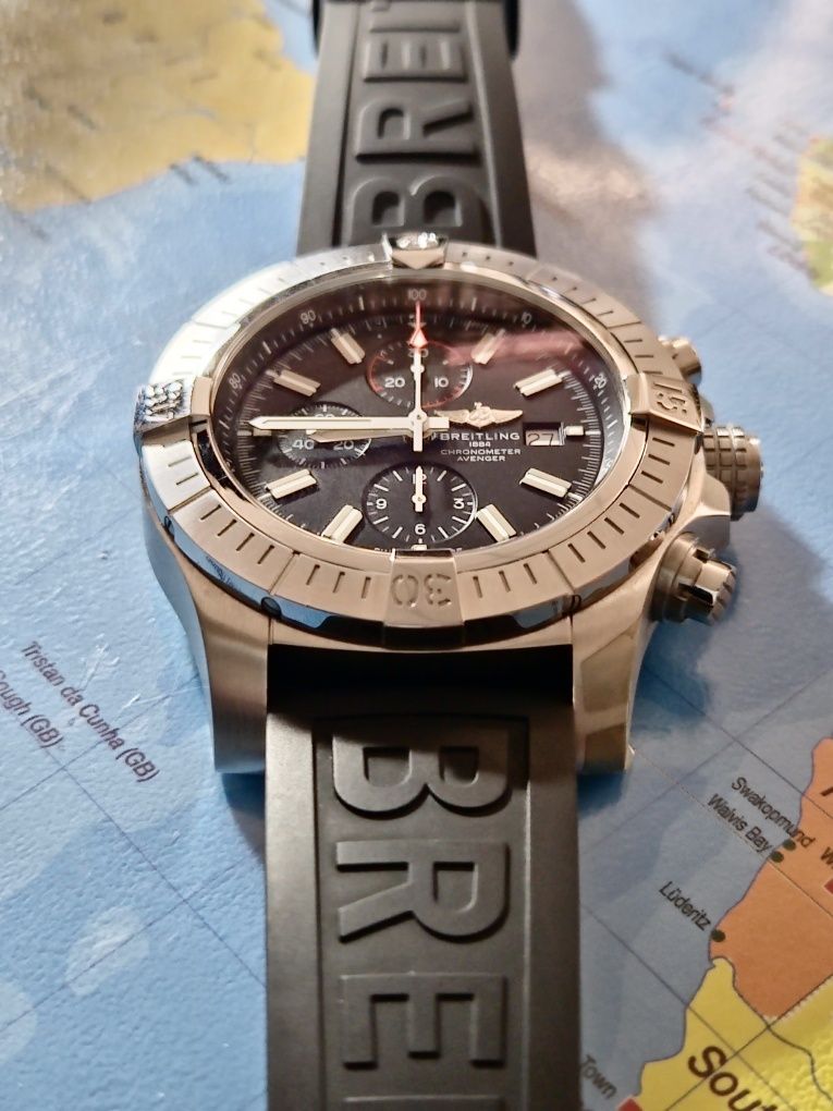 Часовник Breitling Super Avenger II Chronograph 2022 48mm
