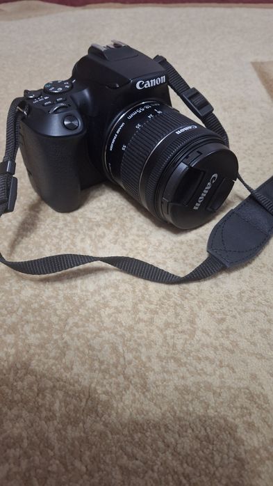 Фотоаппарат Canon250D