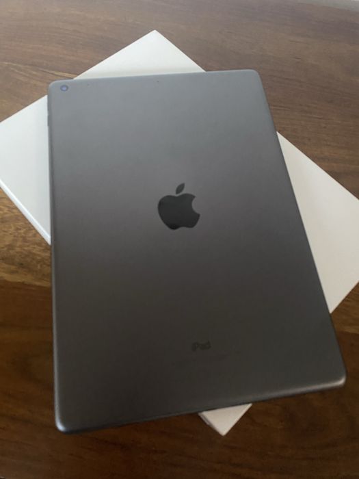 Ipad gen. 9, 64 GB + tastatura si husă