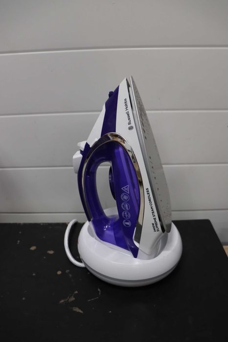 Безжична ютия Russell Hobbs Supreme Steam със станция, 2400W, 135г/мин