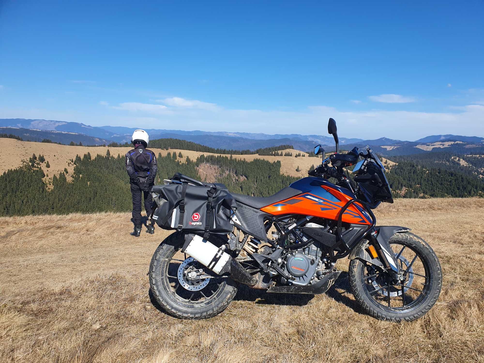 KTM 390 Adventure 2023 – 10.000 km – impecabilă, multe accesorii