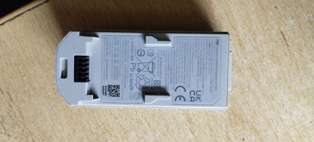 DJI Neo продам батарейки на дрон