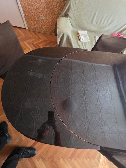 Masa extensibila cu 6 scaune din lemn masiv de colectie