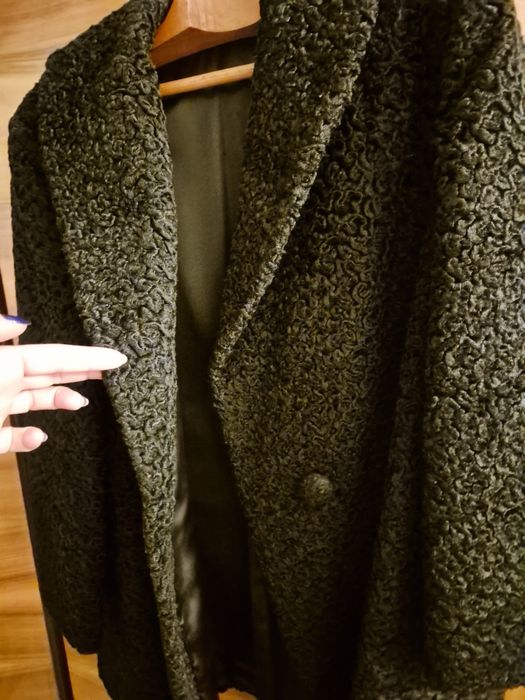 Palton scurt din piele de oaie