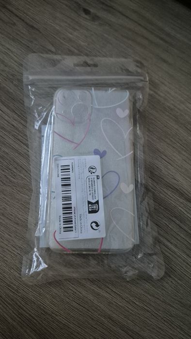 Huse iphone 14 noi si impecabile.