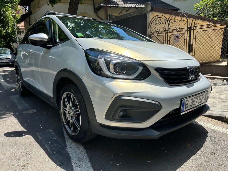 Honda Jazz Honda Jazz Crosstar Hybrid pret detuctibil