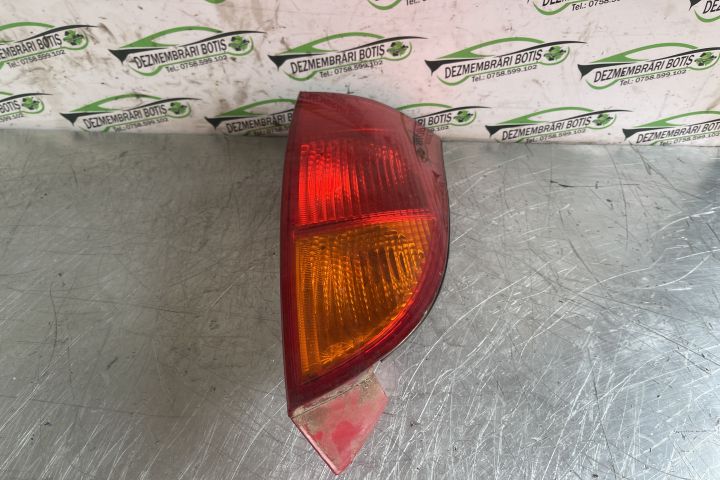 Lampa / Tripla stop dreapta pe aripa 1M5113404AL / 1M51-13404-AL Ford