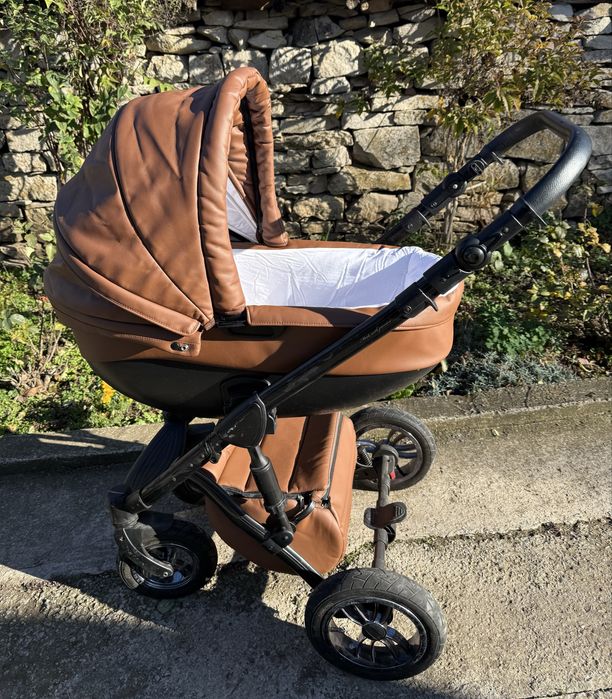 Продавам детска количка 2 в 1 – кош за новородено + летен кош